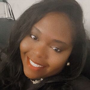 Meet your Posher, Sapphira